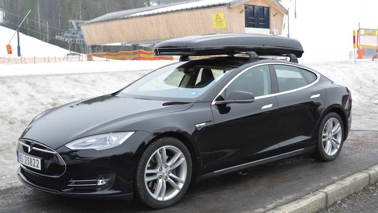 Tesla Model S, med Skigurd 830T